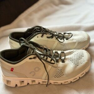 On Running Men's Cream and Gray Athletic Shoes